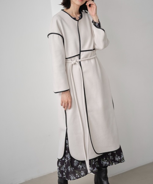 &. NOSTALGIA（アンドドットノスタルジア）の「ボリュームパイピングコート（ステンカラーコート・レディース・ブラック/ベージュ/アイボリー・FREE）」の2枚目の写真