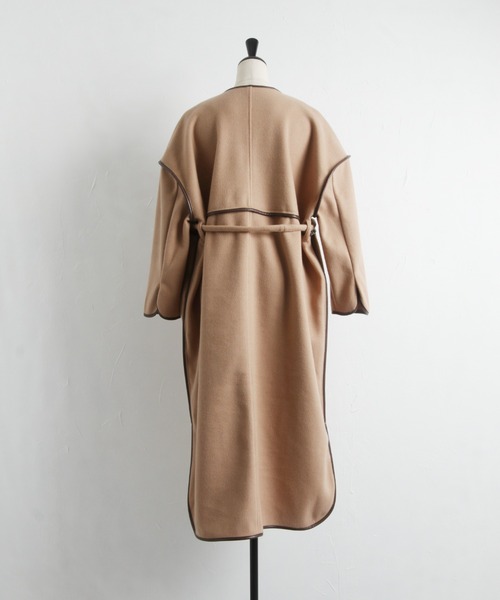 &. NOSTALGIA（アンドドットノスタルジア）の「ボリュームパイピングコート（ステンカラーコート・レディース・ブラック/ベージュ/アイボリー・FREE）」の22枚目の写真