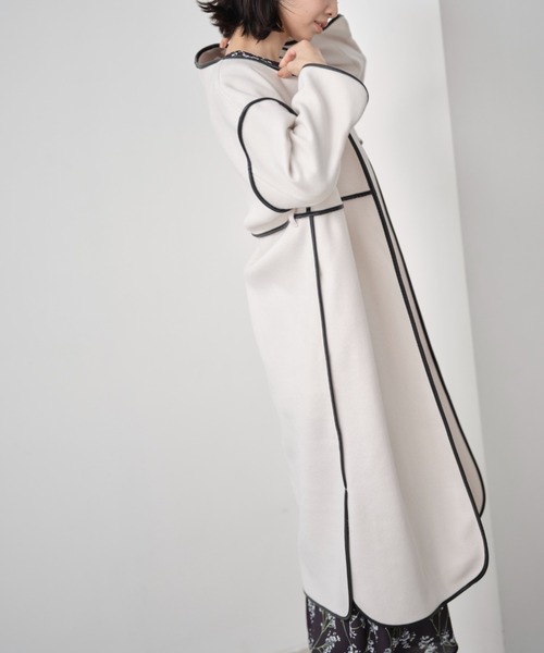 &. NOSTALGIA（アンドドットノスタルジア）の「ボリュームパイピングコート（ステンカラーコート・レディース・ブラック/ベージュ/アイボリー・FREE）」の8枚目の写真