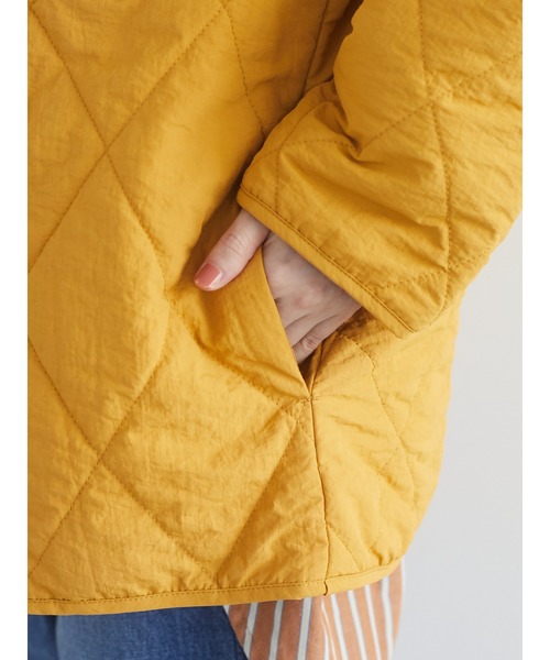 Green　Parks（グリーンパークス）の「キルトショートブルゾン＊（ブルゾン・レディース・カーキ/イエロー/ライトベージュ/ブラック・FREE）」の6枚目の写真
