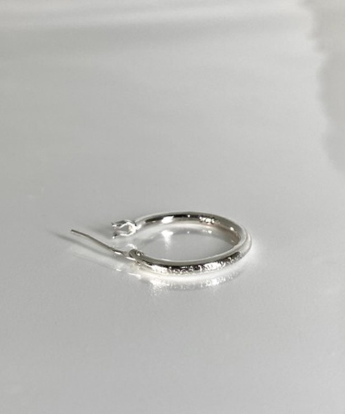 THE MILES（ザ マイルズ）の「GODSIZE ゴッドサイズ THIN HOOP raised by wolves [LARGE]  シンフープピアス レイズド バイ ウルヴス L 片耳用（ピアス（片耳用）・メンズ・シルバー・FREE）」の5枚目の写真