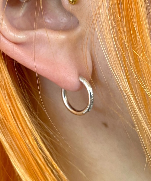 THE MILES（ザ マイルズ）の「GODSIZE ゴッドサイズ THIN HOOP raised by wolves [LARGE]  シンフープピアス レイズド バイ ウルヴス L 片耳用（ピアス（片耳用）・メンズ・シルバー・FREE）」の13枚目の写真