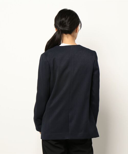 WHITE JOOLA（ホワイトジョーラ）の「【　抗ウィルス　フェイシーAg+　加工生地使用　/　銀の効果で素早く菌の増殖を抑制　】　機能フランネル・カラーレスダブルジャケット（総裏地）（ノーカラージャケット・レディース・ベージュ/ネイビー/ライトグリーン/ライトブラウン・11号/9号/7号）」の6枚目の写真