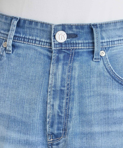 YANUK（ヤヌーク）の「【YANUK/ヤヌーク】ハイウエスト スリムテーパード デニムパンツ RUTH (ルース)（デニムパンツ・レディース・サックスブルー・22inch/21inch/23inch/26inch/27inch/24inch/25inch）」の4枚目の写真