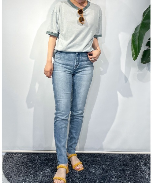 YANUK（ヤヌーク）の「【YANUK/ヤヌーク】ハイウエスト スリムテーパード デニムパンツ RUTH (ルース)（デニムパンツ・レディース・サックスブルー・22inch/21inch/23inch/26inch/27inch/24inch/25inch）」の11枚目の写真