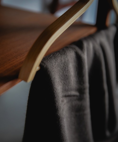 nowm(ノウム)の「【nowm】LONG MUFFLER / 大判マフラー(マフラー・メンズ・ブラック系その他/ブラウン系その他/グレイッシュベージュ・FREE)」の20枚目の写真