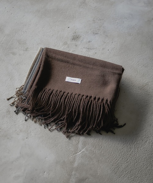 nowm(ノウム)の「【nowm】LONG MUFFLER / 大判マフラー(マフラー・メンズ・ブラック系その他/ブラウン系その他/グレイッシュベージュ・FREE)」の4枚目の写真