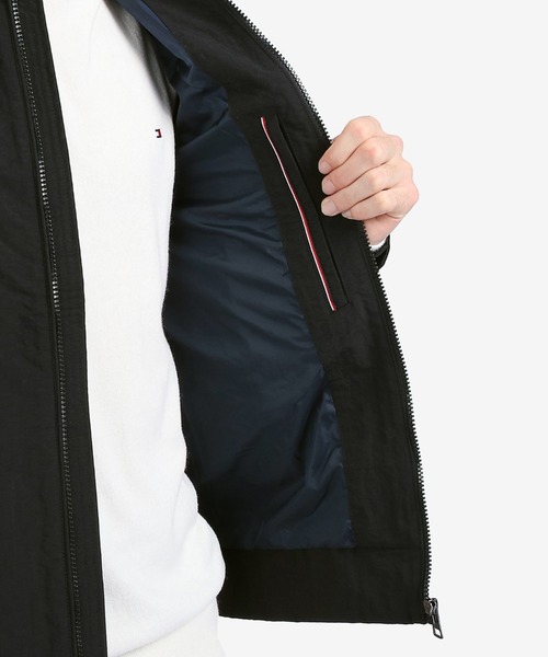 TOMMY HILFIGER(トミーヒルフィガー)の「ナイロンジップアップジャケット(ブルゾン・メンズ・ブラック/ネイビー・SMALL/MEDIUM/LARGE/X-LARGE)」の9枚目の写真