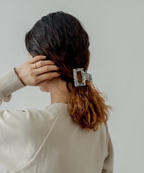 mystic(ミスティック)の「マーブルヘアクリップ(バレッタ/ヘアクリップ・レディース・オフホワイト/ブルー・ONE SIZE)」の5枚目の写真