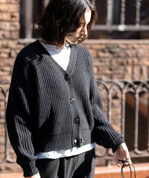THE SHOP TK (ザ ショップ ティーケー )の「◆畦編みVネックカーディガン(カーディガン/ボレロ・レディース・マスタード/ブラック/アイボリー・12/13)」の1枚目の写真