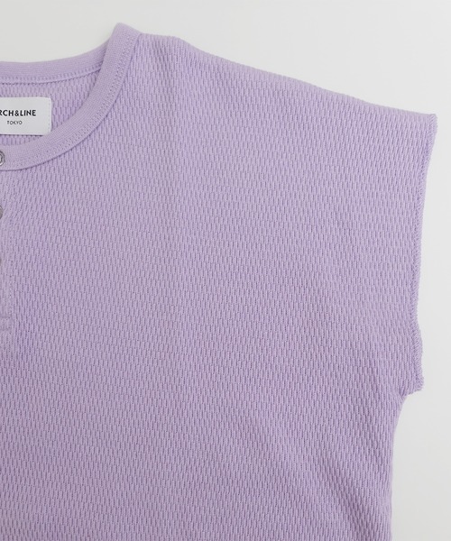 ARCH & LINE(アーチアンドライン)の「オーガニックコットン ワッフルノースリーブTシャツ OG HONEYCOMB TANKTOP(Tシャツ/カットソー・レディース・チャコールグレー/オフホワイト/ライム/ラベンダー・1/2)」の13枚目の写真
