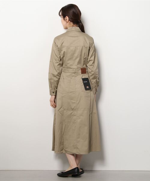 Dickies(ディッキーズ)の「ロングスリーブ ストレッチ シャツワンピース(シャツワンピース・レディース・サンドベージュ/ダークネイビー・X-SMALL/SMALL/X-LARGE/MEDIUM/LARGE)」の4枚目の写真