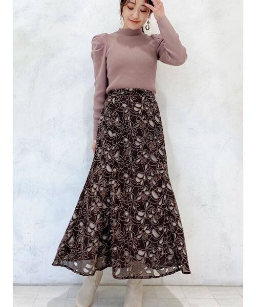 MERCURYDUO（マーキュリーデュオ）の「カットワーク刺繍フレアロングスカート（スカート・レディース・ライトグレー/ブラウン・SMALL/MEDIUM）」の15枚目の写真