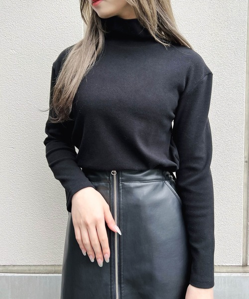 Figments（フィグメンツ）の「ハイネックロンT（Tシャツ/カットソー・レディース・ホワイト/ブラック・FREE）」の2枚目の写真