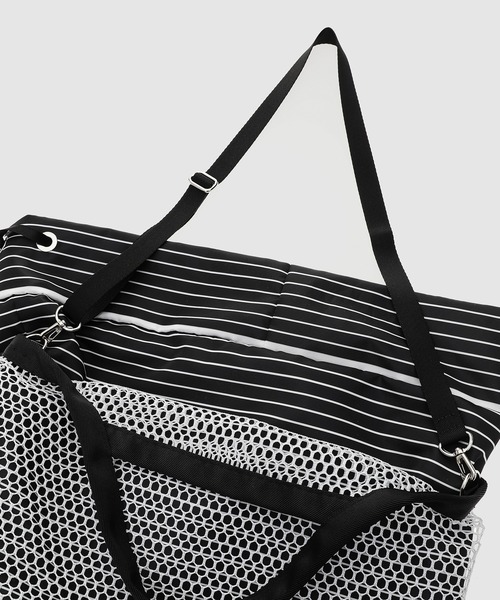 NOMA t.d.(ノーマティーディー)の「Summer Bag - Large(ショルダーバッグ・メンズ・ブラック/レッド/ブルー・FREE)」の4枚目の写真