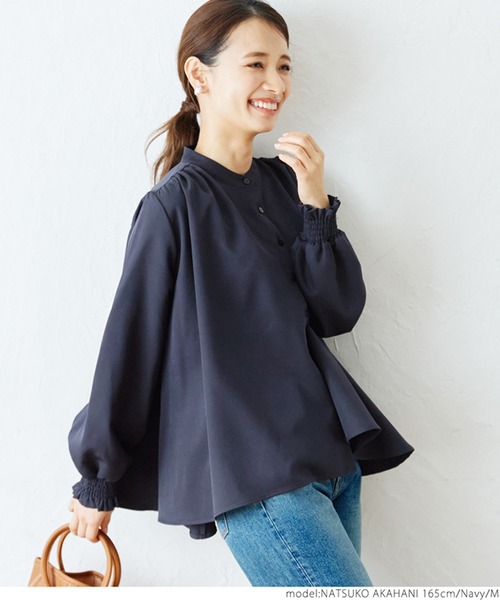 coca(coca)(コカ)の「バックギャザーAラインブラウス(シャツ/ブラウス・レディース・ホワイト/ネイビー・M/L)」の10枚目の写真