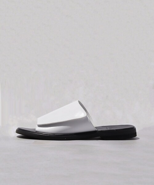 tk.TAKEO KIKUCHI（ティーケータケオキクチ）の「◆【WEB限定】FLワンベルトサンダル（サンダル・メンズ・ホワイト/ブラック・65/75）」の4枚目の写真