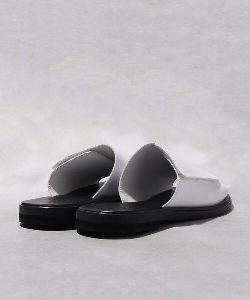 tk.TAKEO KIKUCHI（ティーケータケオキクチ）の「◆【WEB限定】FLワンベルトサンダル（サンダル・メンズ・ホワイト/ブラック・65/75）」の5枚目の写真