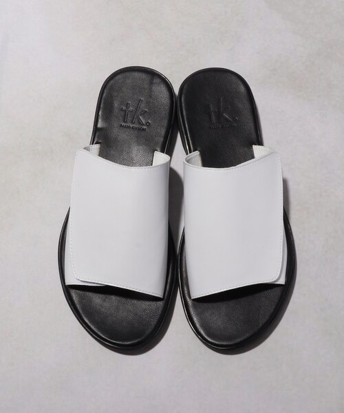 tk.TAKEO KIKUCHI（ティーケータケオキクチ）の「◆【WEB限定】FLワンベルトサンダル（サンダル・メンズ・ホワイト/ブラック・65/75）」の6枚目の写真