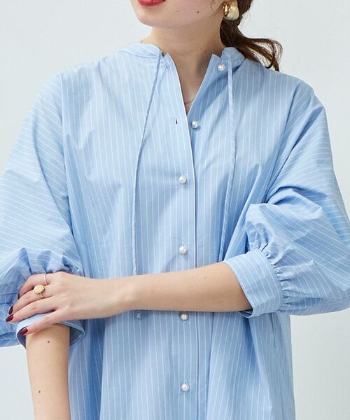 le.coeur blanc(ルクールブラン)の「パールボタンドルマンシャツワンピース(シャツワンピース・レディース・オフホワイト/ブルー系その他3/ブルー系その他4・38)」の4枚目の写真