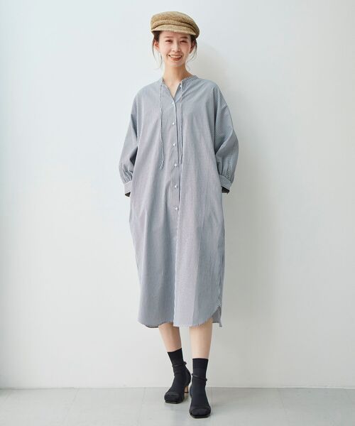 le.coeur blanc(ルクールブラン)の「パールボタンドルマンシャツワンピース(シャツワンピース・レディース・オフホワイト/ブルー系その他3/ブルー系その他4・38)」の9枚目の写真