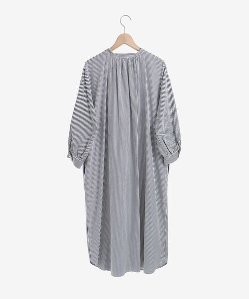 le.coeur blanc(ルクールブラン)の「パールボタンドルマンシャツワンピース(シャツワンピース・レディース・オフホワイト/ブルー系その他3/ブルー系その他4・38)」の21枚目の写真