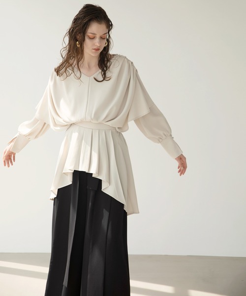 MIELI INVARIANT（ミエリインヴァリアント）の「Back Tail Drape Blouse（シャツ/ブラウス・レディース・ホワイト系その他/ブラック・FREE）」の3枚目の写真