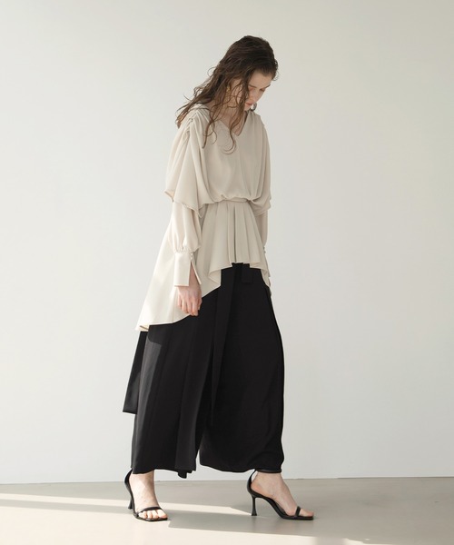 MIELI INVARIANT（ミエリインヴァリアント）の「Back Tail Drape Blouse（シャツ/ブラウス・レディース・ホワイト系その他/ブラック・FREE）」の8枚目の写真