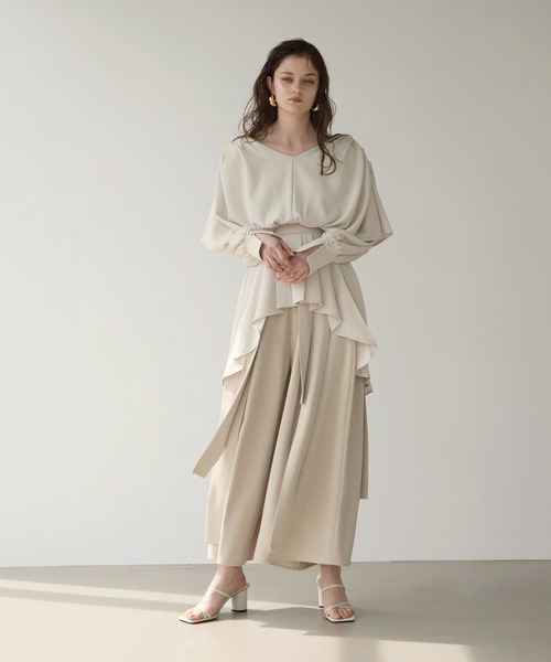 MIELI INVARIANT（ミエリインヴァリアント）の「Back Tail Drape Blouse（シャツ/ブラウス・レディース・ホワイト系その他/ブラック・FREE）」の11枚目の写真