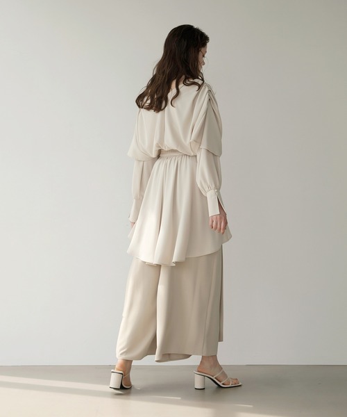 MIELI INVARIANT（ミエリインヴァリアント）の「Back Tail Drape Blouse（シャツ/ブラウス・レディース・ホワイト系その他/ブラック・FREE）」の13枚目の写真