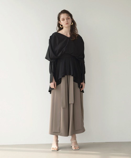 MIELI INVARIANT（ミエリインヴァリアント）の「Back Tail Drape Blouse（シャツ/ブラウス・レディース・ホワイト系その他/ブラック・FREE）」の19枚目の写真