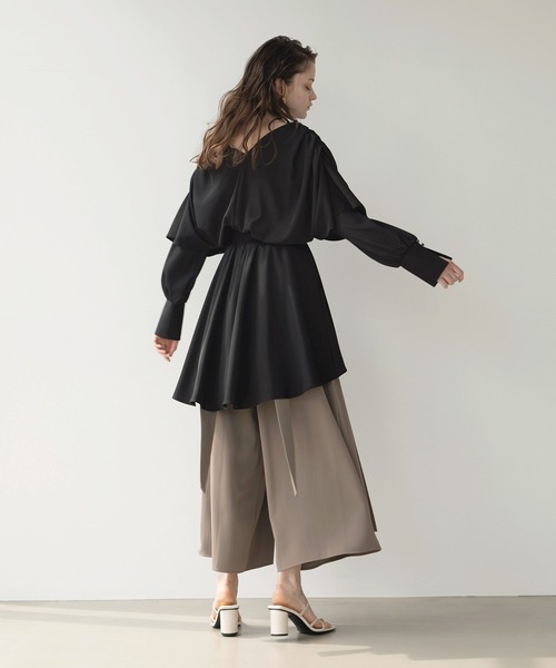 MIELI INVARIANT（ミエリインヴァリアント）の「Back Tail Drape Blouse（シャツ/ブラウス・レディース・ホワイト系その他/ブラック・FREE）」の21枚目の写真