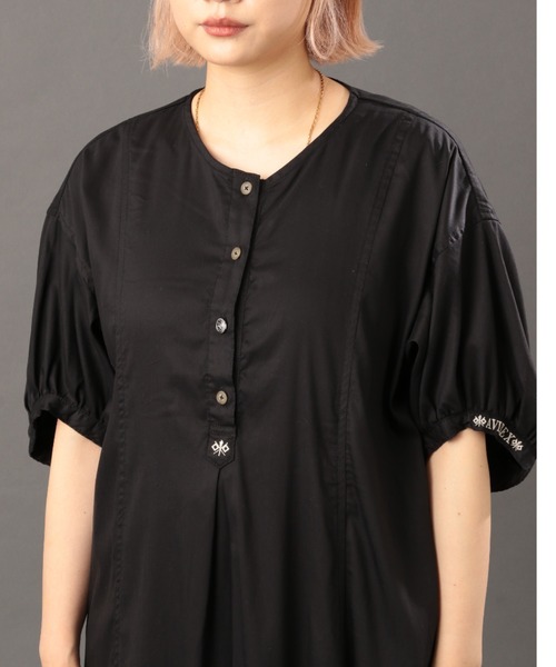 AVIREX(アヴィレックス)の「【直営店限定】VOLUME SLEEVE TENCEL ONEPIECE/ ボリュームスリーブテンセルワンピース(ワンピース・レディース・ブラック/アイボリー・FREE)」の7枚目の写真