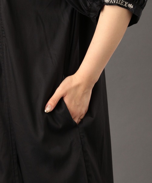 AVIREX(アヴィレックス)の「【直営店限定】VOLUME SLEEVE TENCEL ONEPIECE/ ボリュームスリーブテンセルワンピース(ワンピース・レディース・ブラック/アイボリー・FREE)」の11枚目の写真
