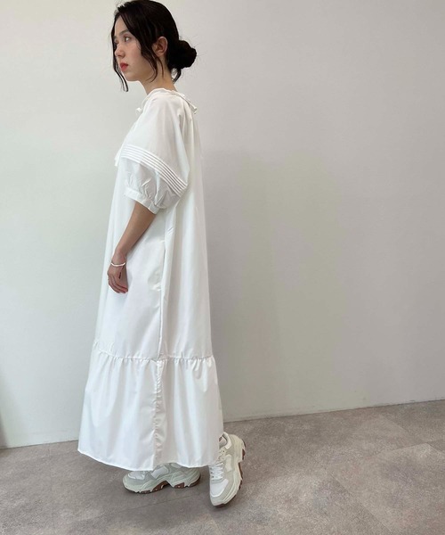 toucher du brise(トゥシェドブリーズ)の「ボリュームスリーブ リラクシー ワンピース(ワンピース・レディース・ブルー/オフホワイト/ブラック・M)」の6枚目の写真