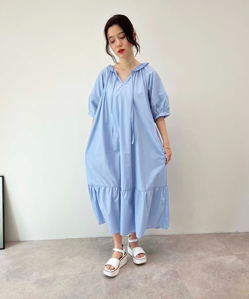 toucher du brise(トゥシェドブリーズ)の「ボリュームスリーブ リラクシー ワンピース(ワンピース・レディース・ブルー/オフホワイト/ブラック・M)」の21枚目の写真
