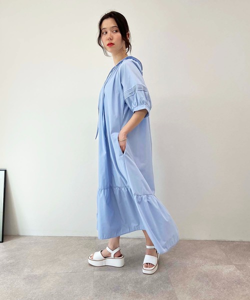 toucher du brise(トゥシェドブリーズ)の「ボリュームスリーブ リラクシー ワンピース(ワンピース・レディース・ブルー/オフホワイト/ブラック・M)」の20枚目の写真