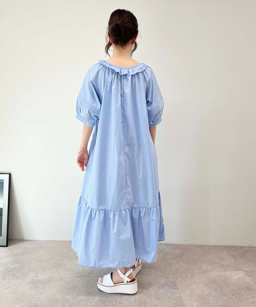 toucher du brise(トゥシェドブリーズ)の「ボリュームスリーブ リラクシー ワンピース(ワンピース・レディース・ブルー/オフホワイト/ブラック・M)」の19枚目の写真