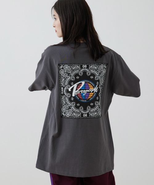 Paragraph(パラグラフ)の「PARAGRAPH/BANDANA PRINT TEE/NO.13/22SS(Tシャツ/カットソー・メンズ・ホワイト/チャコールグレー/ブルー系その他4・FREE)」の3枚目の写真
