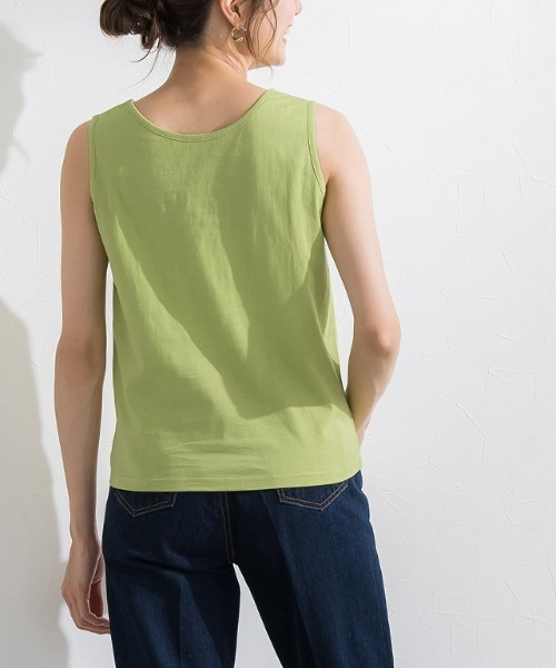 Pierrot（ピエロ）の「汗ジミ防止2wayタンクトップ（タンクトップ・レディース・モカ/グリーン系その他/オレンジ/チャコール/グレイッシュベージュ・L/M）」の7枚目の写真