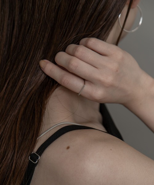 SMELLY(スメリー)の「silver925シンプルラインリング(リング・レディース・ゴールド/シルバー・-)」の7枚目の写真