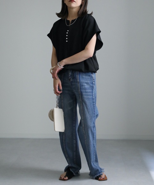 ap retro(アプレトロ)の「パール釦カットソー(Tシャツ/カットソー・レディース・ブラック/グレイッシュベージュ/アイボリー・FREE)」の13枚目の写真