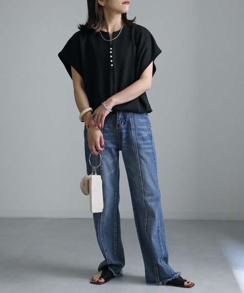 ap retro(アプレトロ)の「パール釦カットソー(Tシャツ/カットソー・レディース・ブラック/グレイッシュベージュ/アイボリー・FREE)」の12枚目の写真