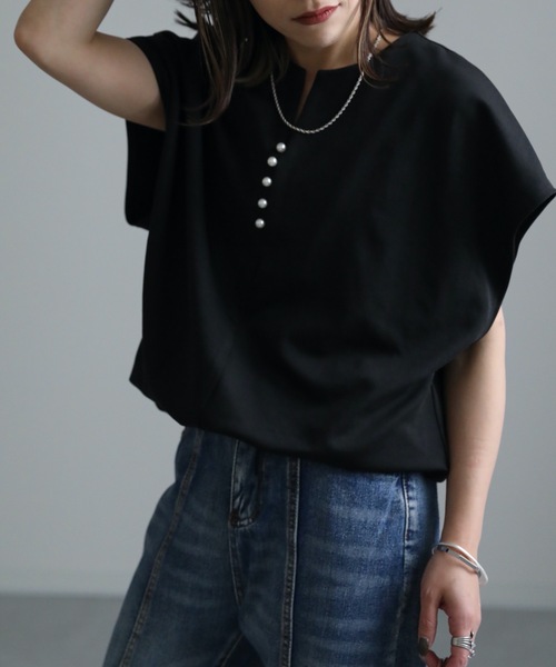 ap retro(アプレトロ)の「パール釦カットソー(Tシャツ/カットソー・レディース・ブラック/グレイッシュベージュ/アイボリー・FREE)」の8枚目の写真