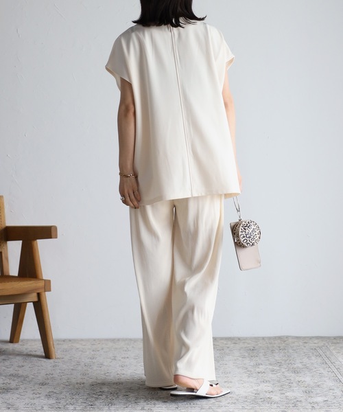 ap retro(アプレトロ)の「パール釦カットソー(Tシャツ/カットソー・レディース・ブラック/グレイッシュベージュ/アイボリー・FREE)」の21枚目の写真