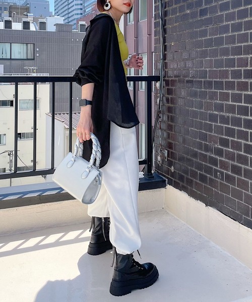 PAGEBOY（ページボーイ）の「楊柳シアーBIGシャツ（シャツ/ブラウス・レディース・ブラック/オフホワイト/ロイヤルブルー/グレイッシュベージュ・FREE）」の6枚目の写真