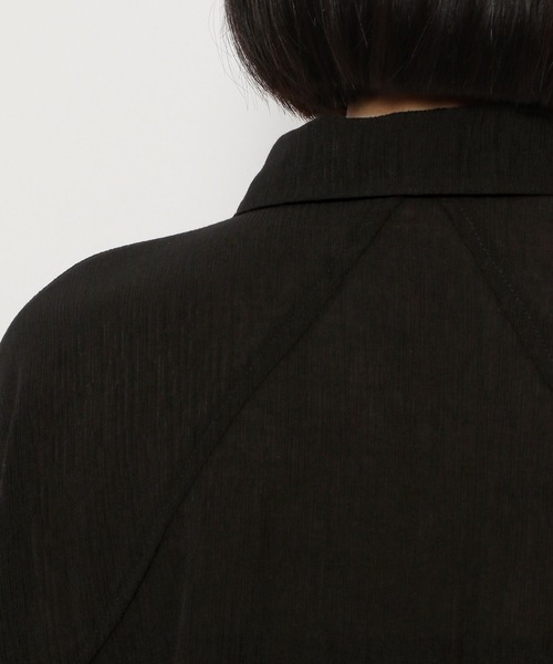 PAGEBOY（ページボーイ）の「楊柳シアーBIGシャツ（シャツ/ブラウス・レディース・ブラック/オフホワイト/ロイヤルブルー/グレイッシュベージュ・FREE）」の11枚目の写真