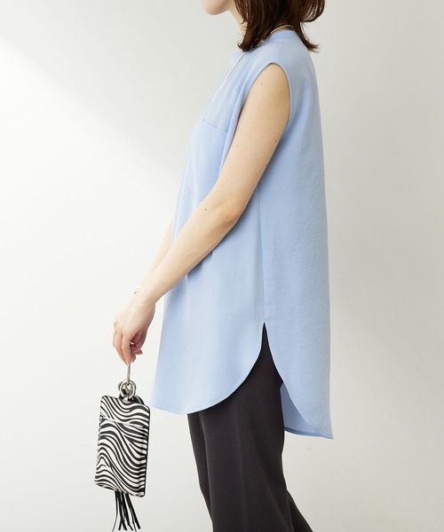 COLLAGE GALLARDAGALANTE（コラージュガリャルダガランテ）の「着心地サラサラ/前後2WAYジョーゼットノースリプルオーバー（シャツ/ブラウス・レディース・ブルー/ホワイト/チャコールグレー・FREE）」の5枚目の写真