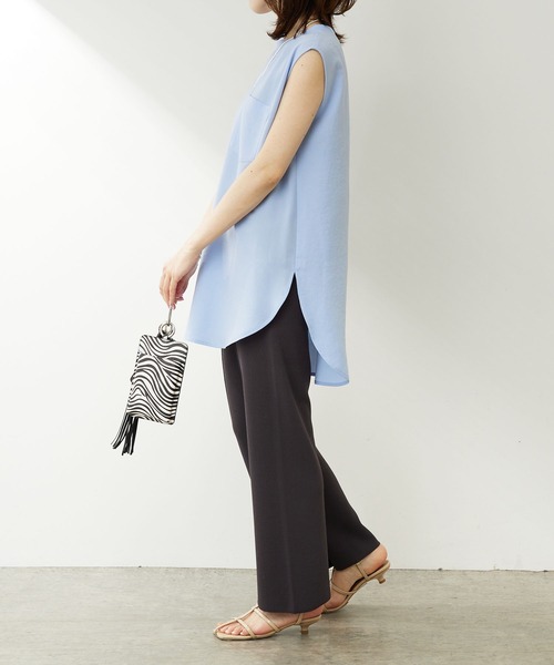 COLLAGE GALLARDAGALANTE（コラージュガリャルダガランテ）の「着心地サラサラ/前後2WAYジョーゼットノースリプルオーバー（シャツ/ブラウス・レディース・ブルー/ホワイト/チャコールグレー・FREE）」の8枚目の写真