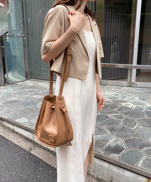 one after another NICE CLAUP（ワンアフターアナザーナイスクラップ）の「サイド巾着ショルダーBAG（ショルダーバッグ・レディース・ブラック/ベージュ/キャメル・FREE）」の4枚目の写真